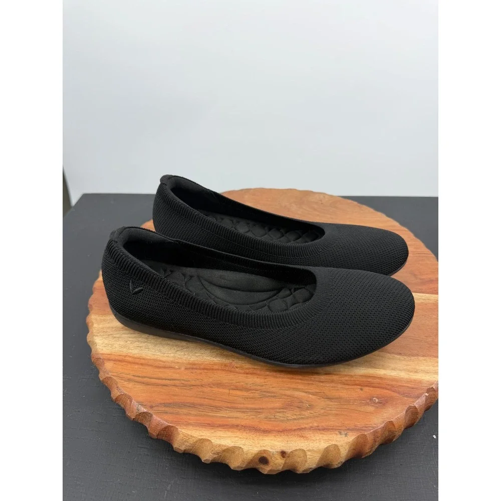 Vivaia claire walker Round Toe Flats Women 37.5 7 Black Knit Sustainable Slip On
